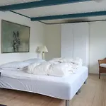 Awesome In With 3 Bedrooms And Internet